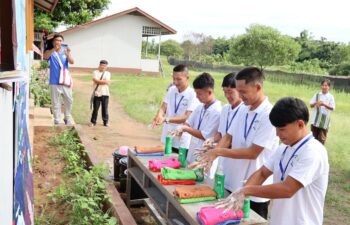 Image for ဖဲ လါအီးထိဘၢၣ် ၄ သီ, ၂၀၂၅, ကီၢ်ရ့ၣ်ဖၣ်အၣ်, ကီၢ်ဆၣ်တန့ခၠါ, ကီၢ်မူရၢ်ပတီၢ်ထီပီညါကၠိအပူၤန့ၣ် ကညီကူၣ်သ့ဆဲးလၤ၀ဲၤကျိၤပှၤမၤတၢ်ဖိလၢလီၢ်ခၢၣ်သးဒီးကီၢ်ရ့ၣ်ပှၤမၤတၢ်ဖိသ့ၣ်တဖၣ်လဲၤဟ့ၣ်လီၤတၢ်ကဆှဲကဆှီပီးလီလၢကၠိဒီးတီၤဒၢးတၢ်ကဆှဲကဆှီအဂီၢ်, ကၠိဖိနီၢ်တဂၤတၢ်ကဆှဲကဆှီပီးလီ, ဒီးကၠိဖိပိၥ်မုၣ်သွံၣ်ထံလုၢ်လၢ်တၢ်အိၣ်ဆူၣ်အိၣ်ချ့တၢ်ကဆှဲကဆှီပီးလီ သ့ၣ်တဖၣ်န့ၣ်လီၤ.